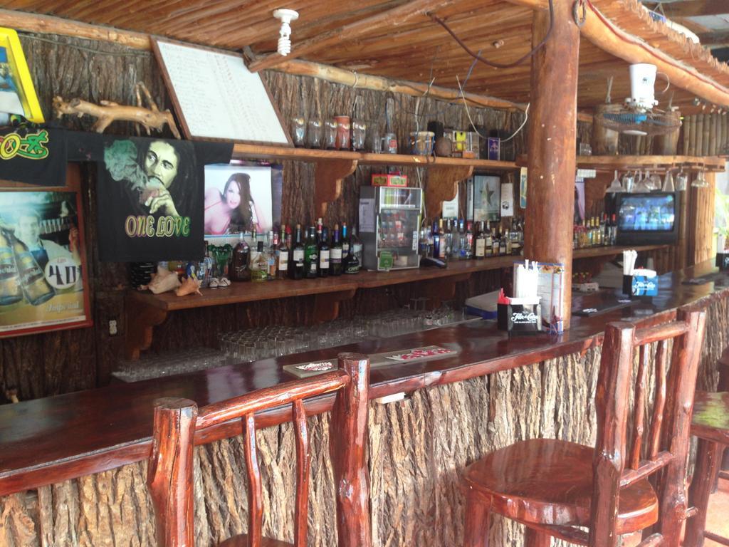拉德尔菲纳住宿加早餐酒吧和烧烤店 拉塞瓦 外观 照片
